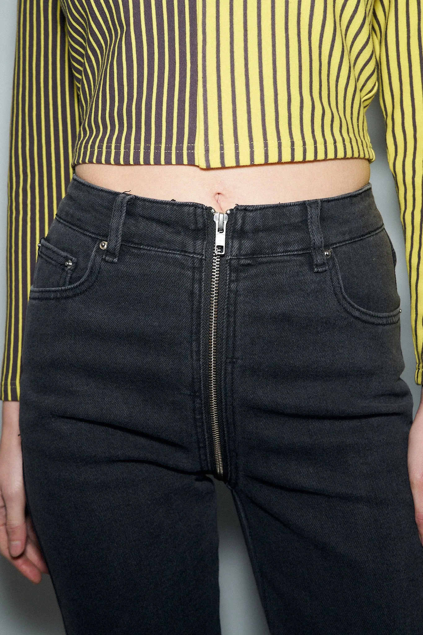 Easy Access Zipper Jeans Black