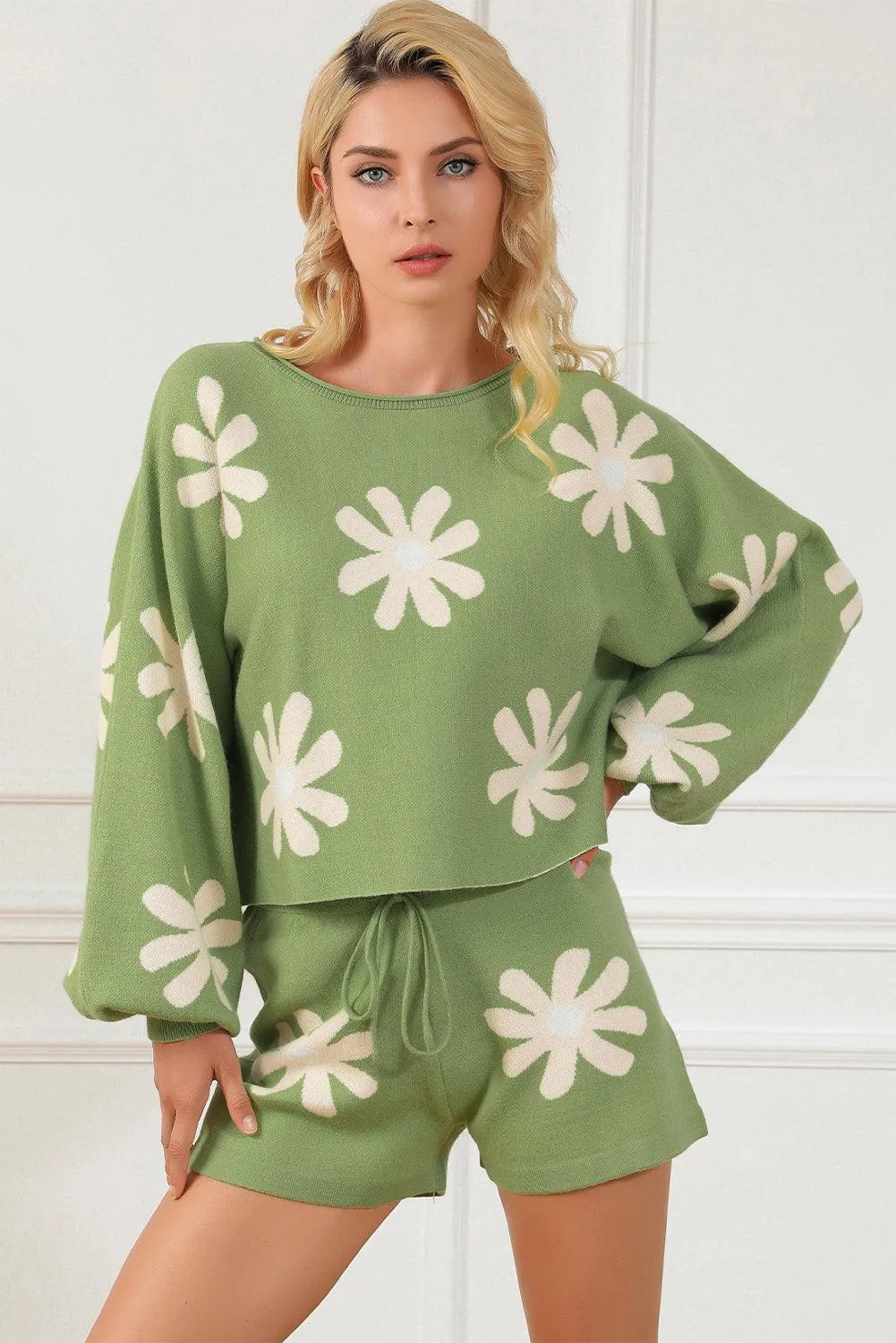 Elegant Floral Two-Piece Set with Stylish Bubble Sleeve Sweater and Comfortable Shorts