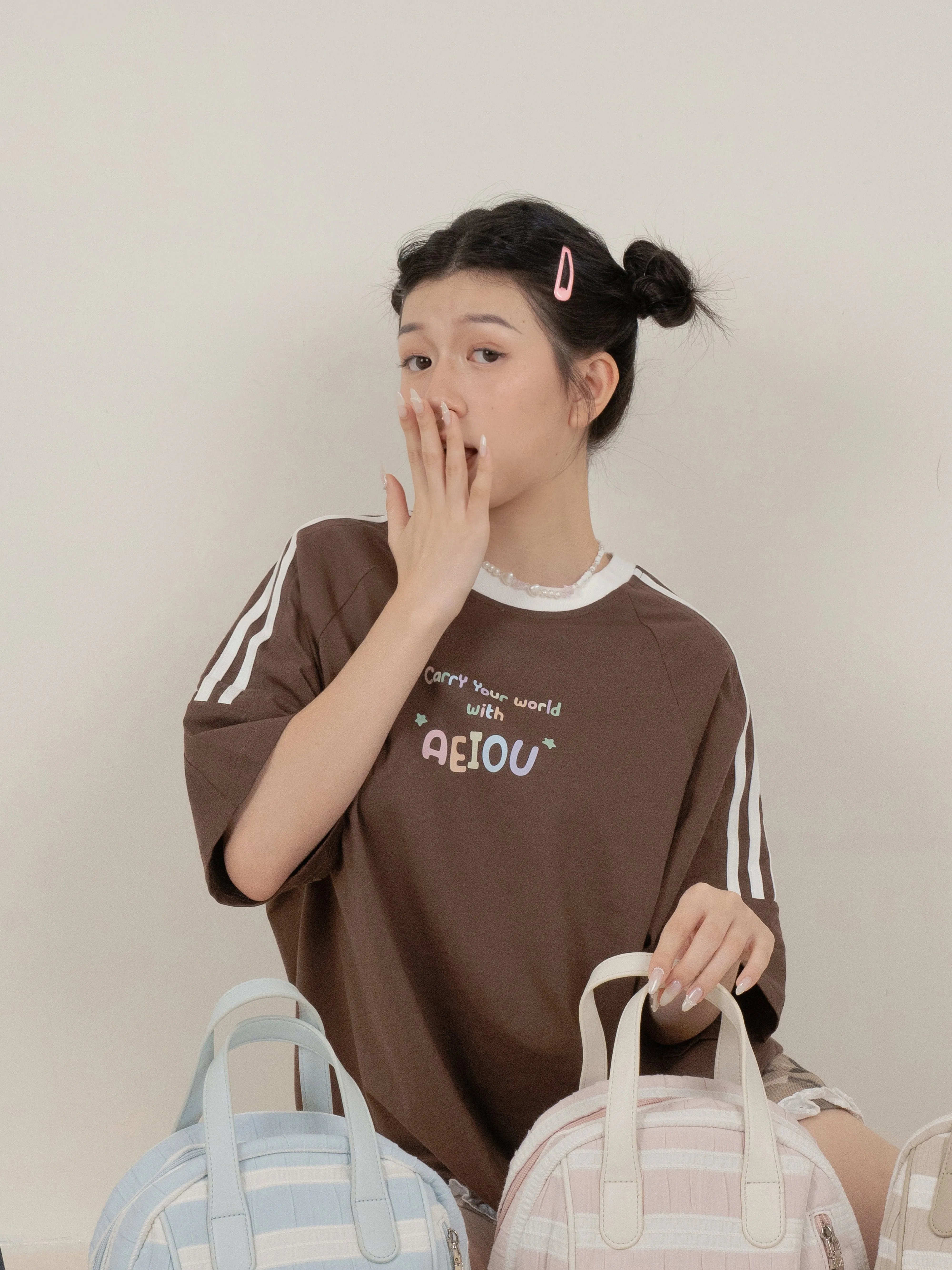 [EM] AEIOU T-Shirt Collection BROWN