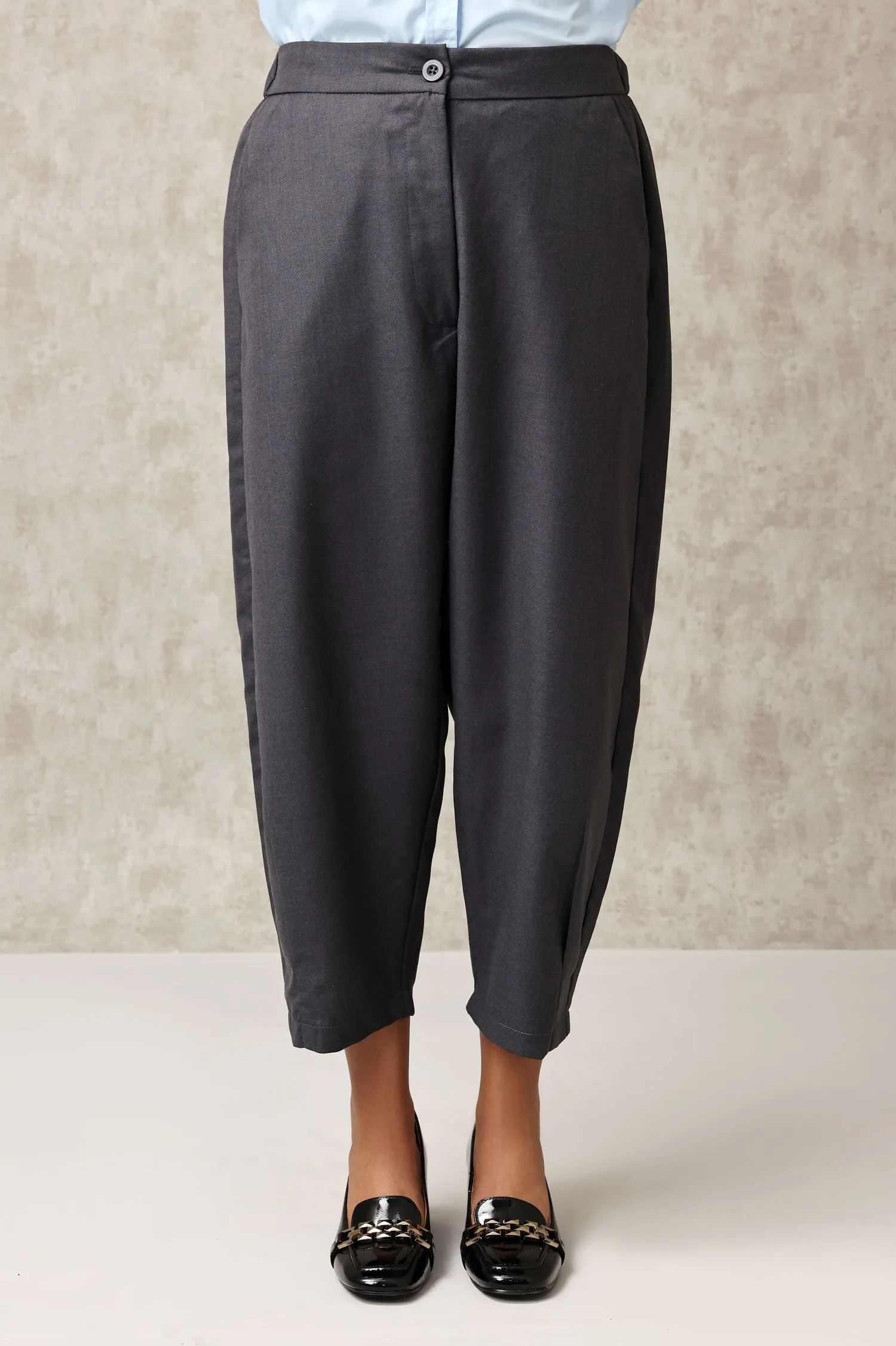 TAILORED CROPPED PLEATED TROUSERS-GREY