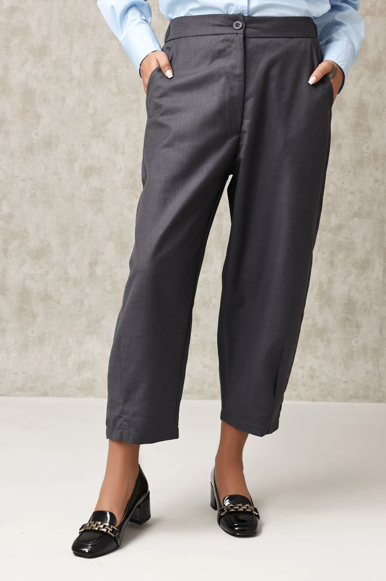 TAILORED CROPPED PLEATED TROUSERS-GREY